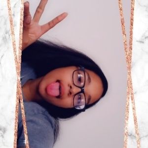 Meet your Posher, Kayla